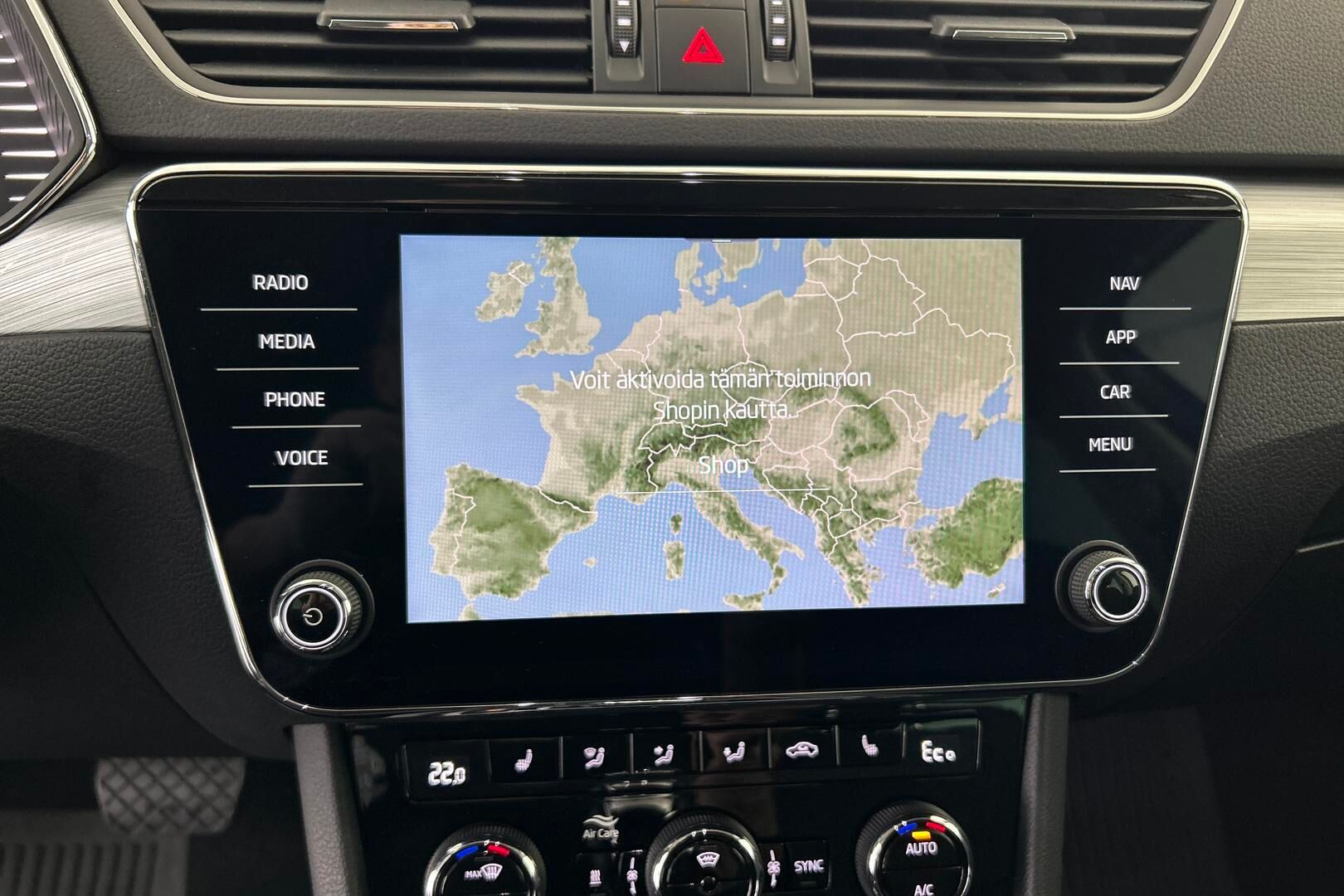 Skoda Superb iso kuva 18