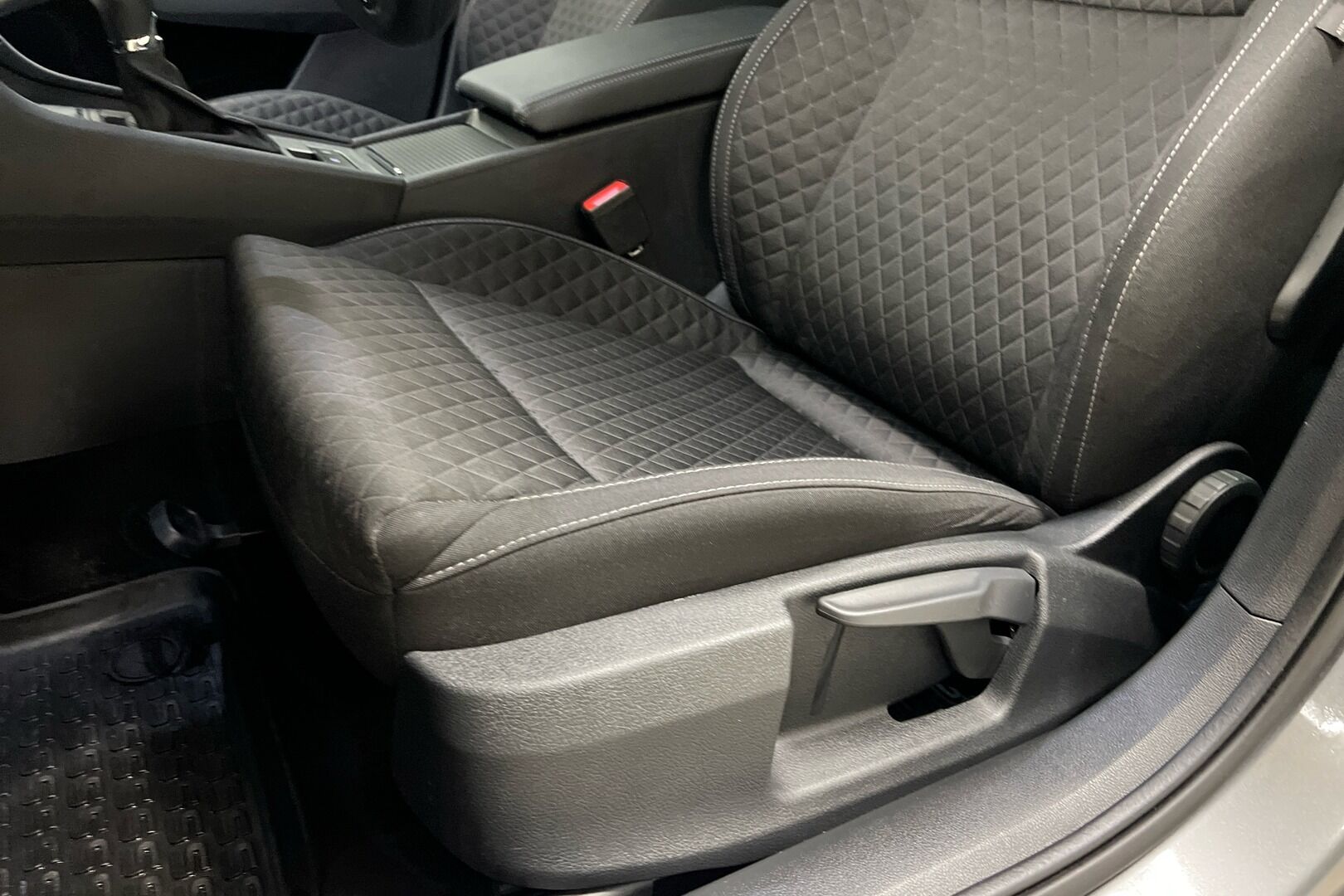 Skoda Superb iso kuva 19