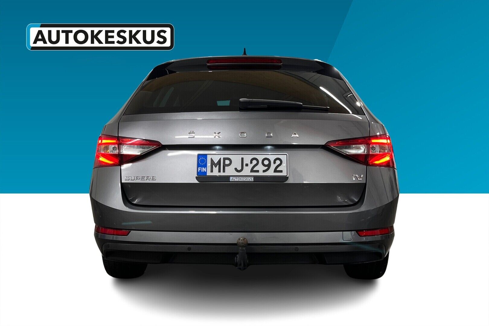 Skoda Superb iso kuva 2