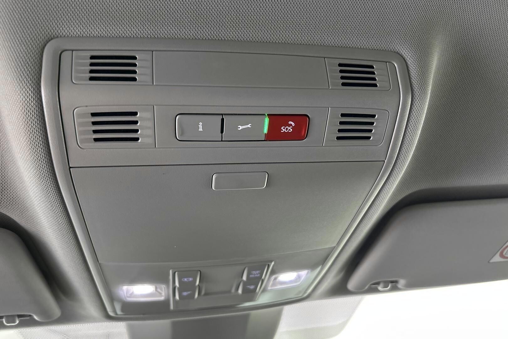 Skoda Superb iso kuva 22