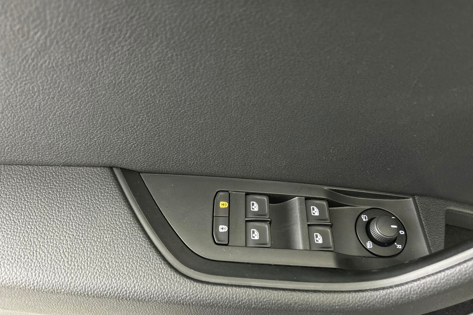 Skoda Superb iso kuva 25