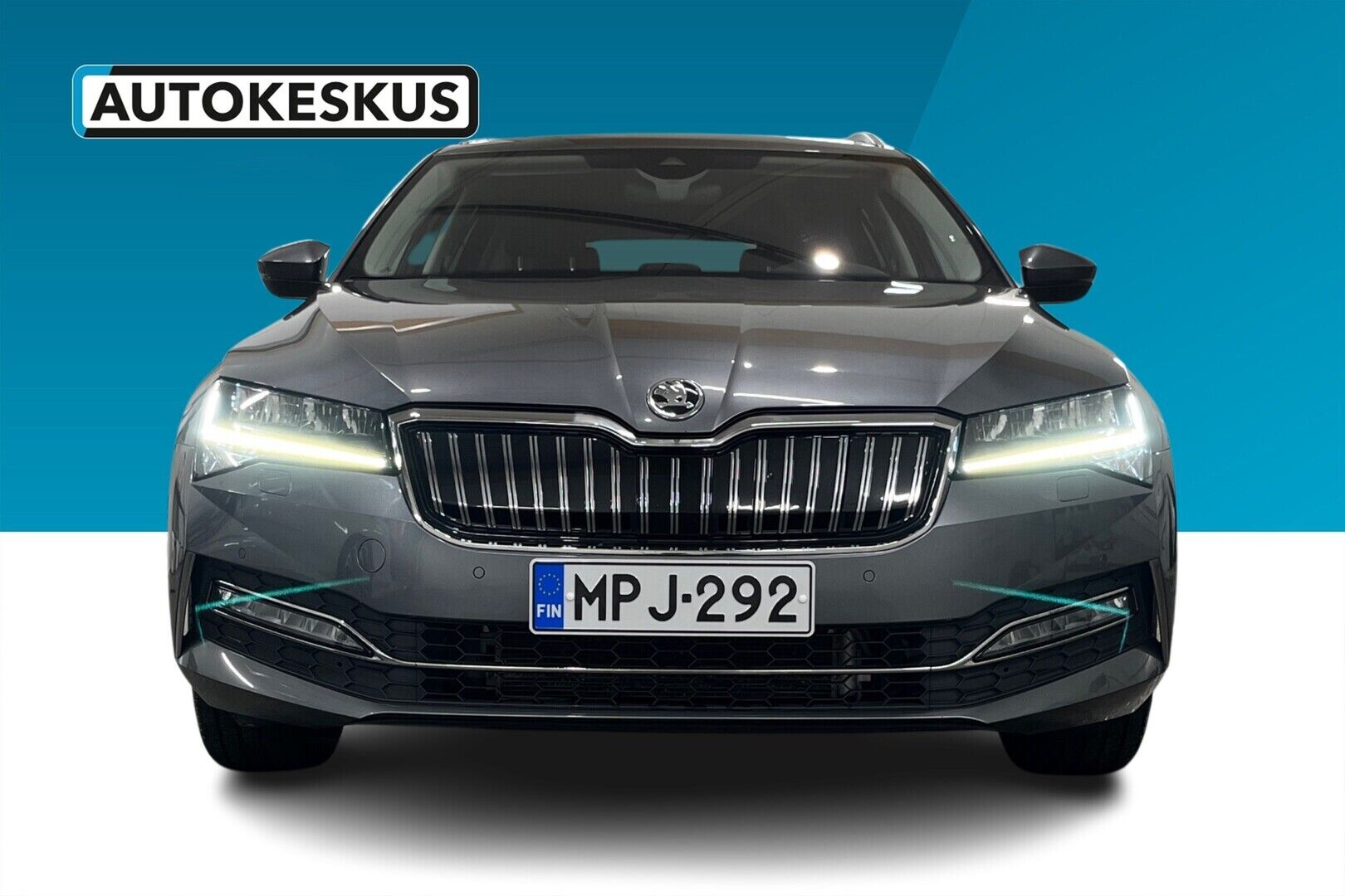 Skoda Superb iso kuva 3