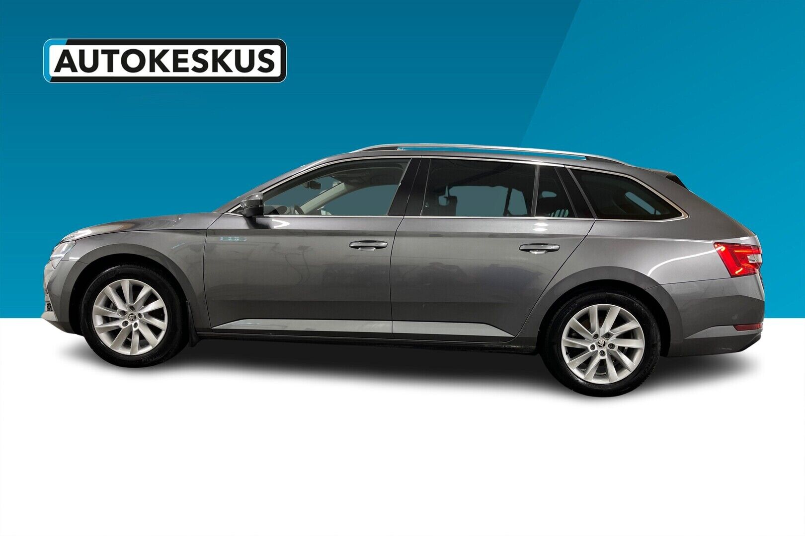 Skoda Superb iso kuva 4