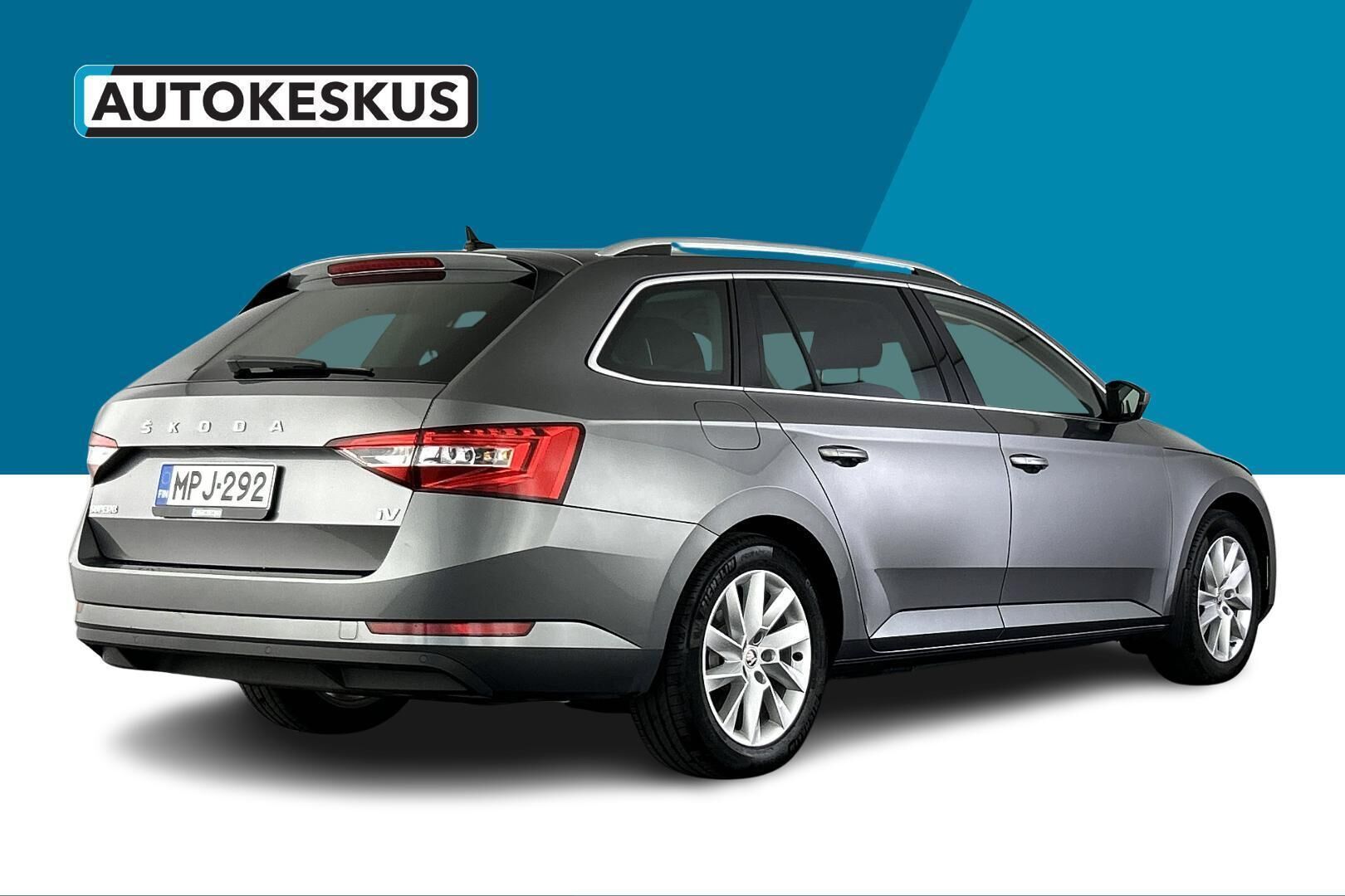 Skoda Superb iso kuva 5
