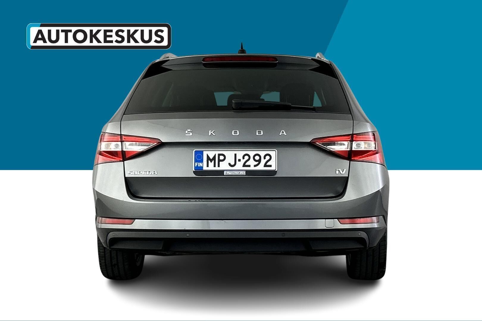 Skoda Superb iso kuva 6