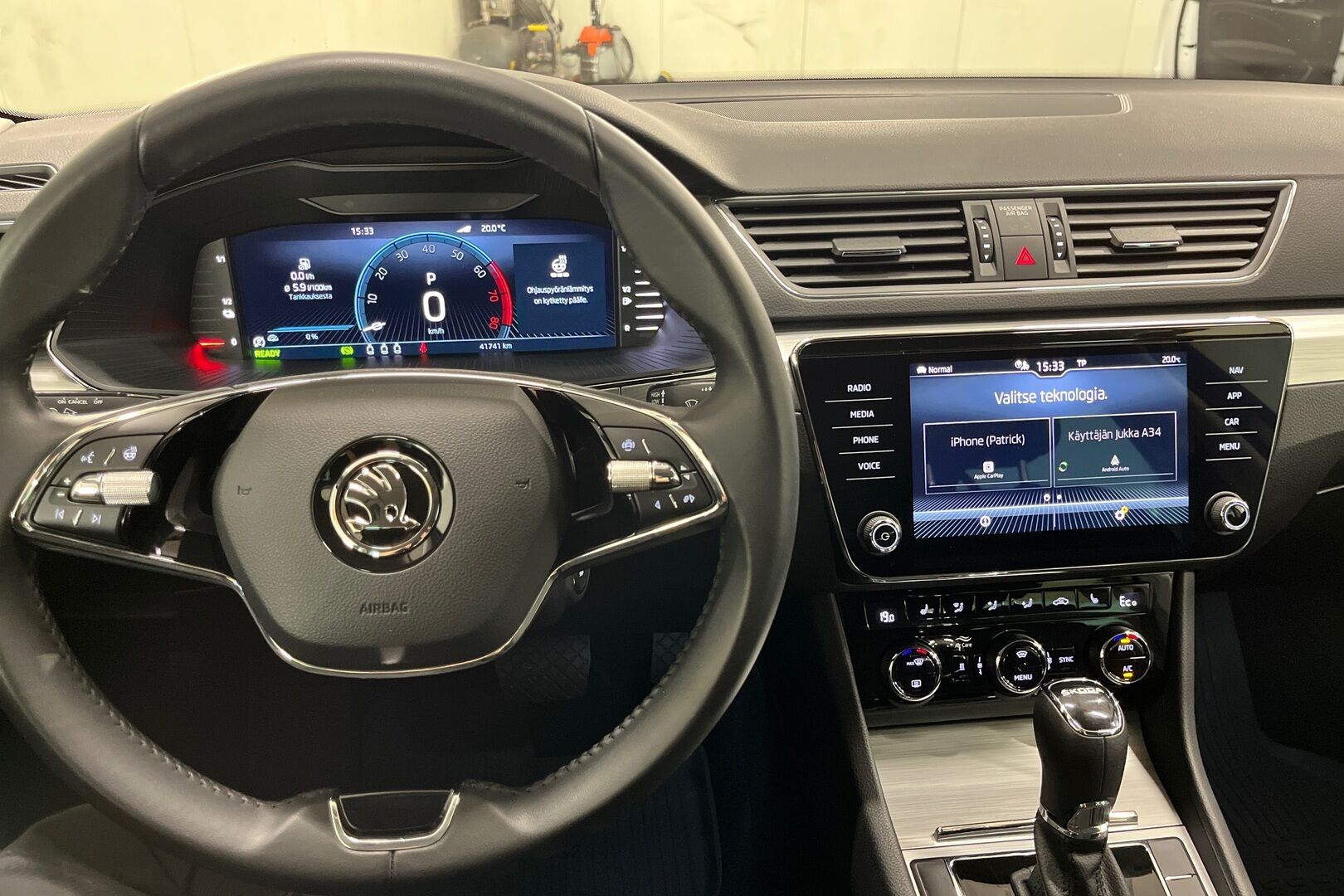 Skoda Superb iso kuva 7
