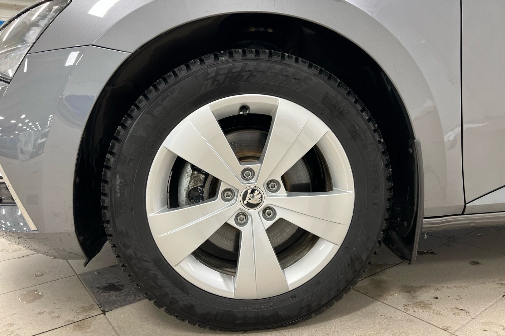 Skoda Superb iso kuva 7