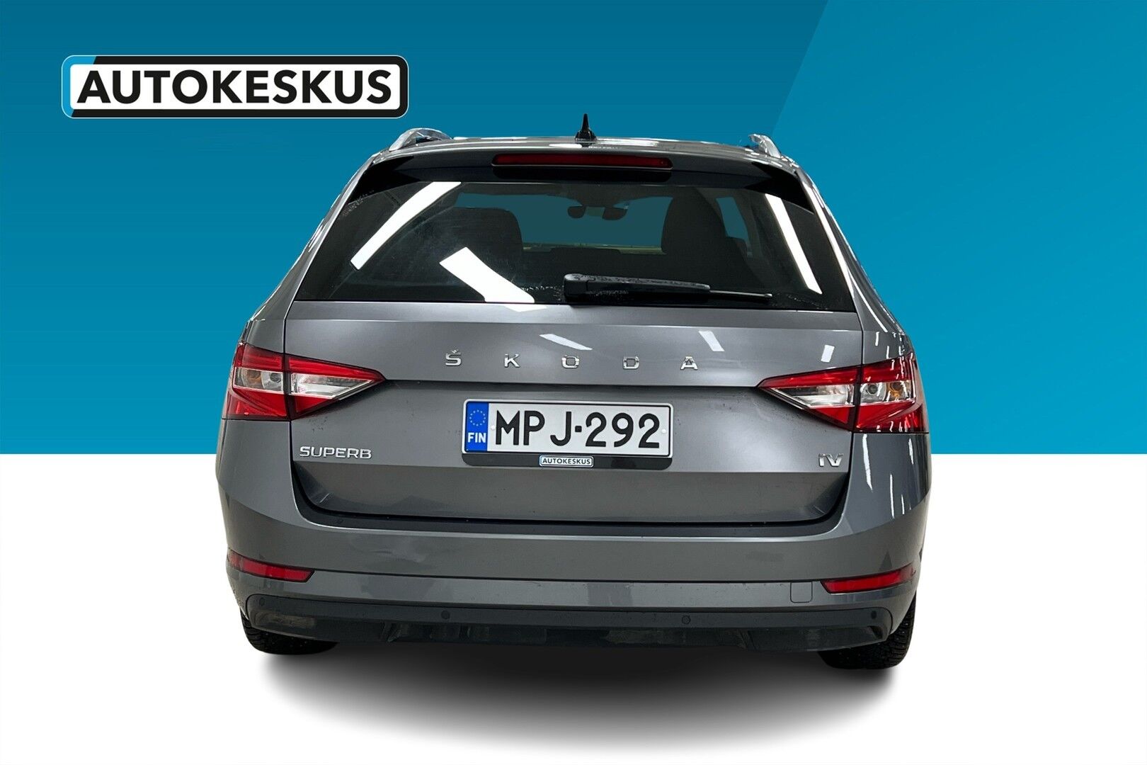 Skoda Superb iso kuva 8
