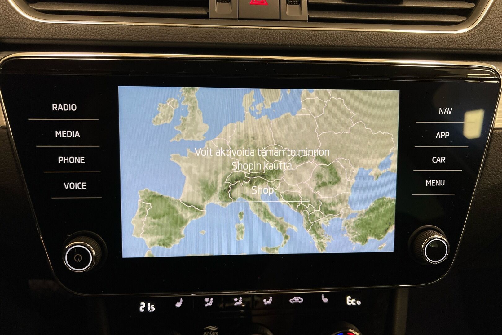 Skoda Superb iso kuva 9