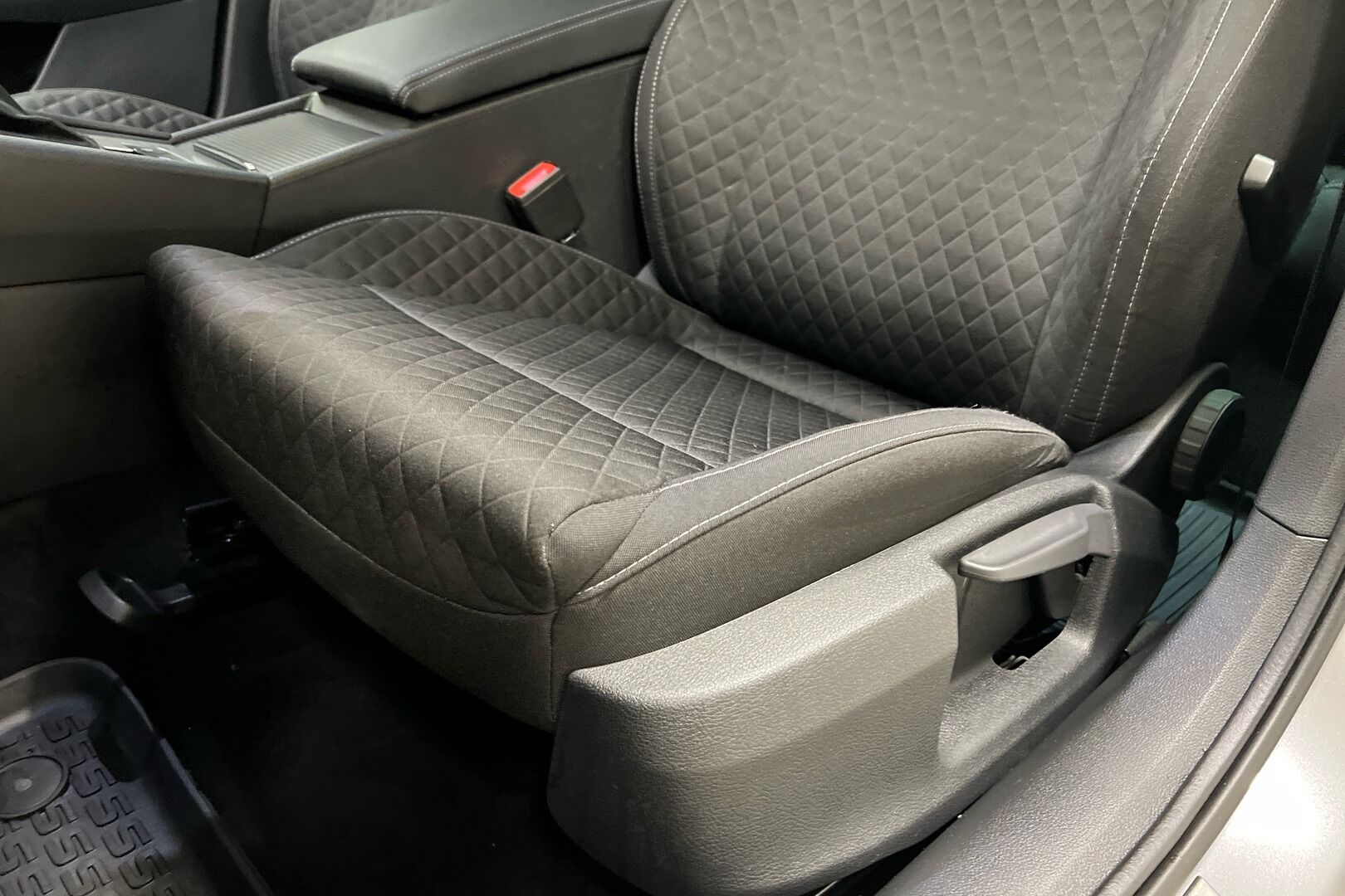 Skoda Superb iso kuva 17