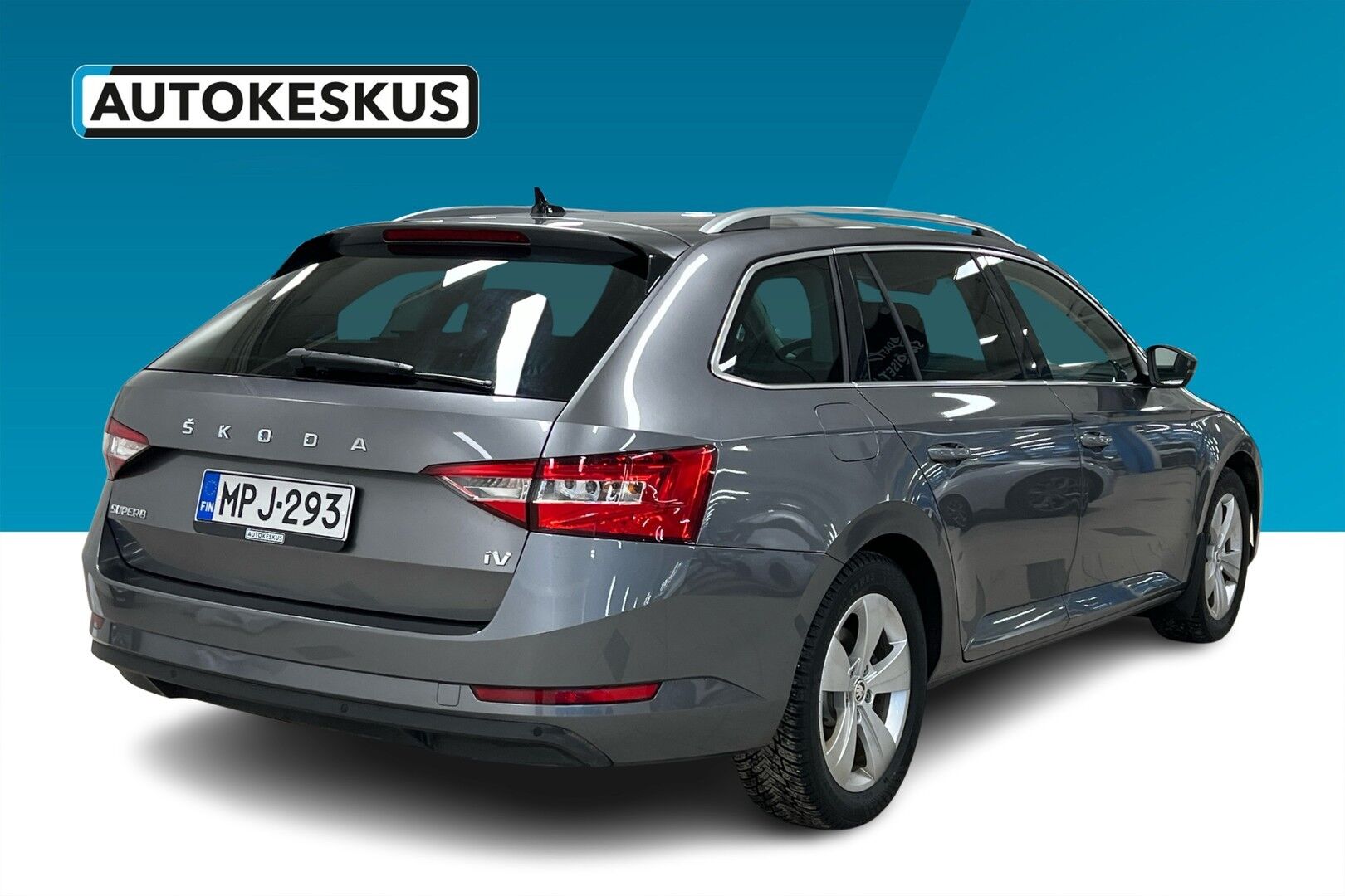 Skoda Superb iso kuva 2