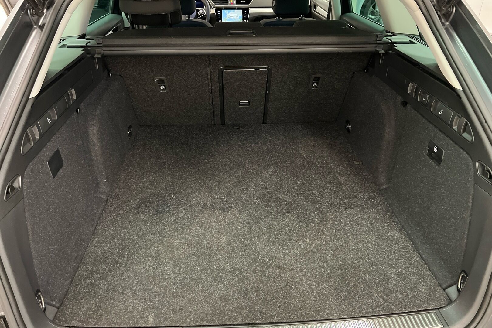 Skoda Superb iso kuva 6