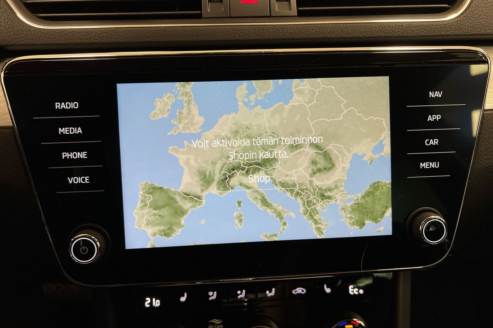 Skoda Superb iso kuva 9