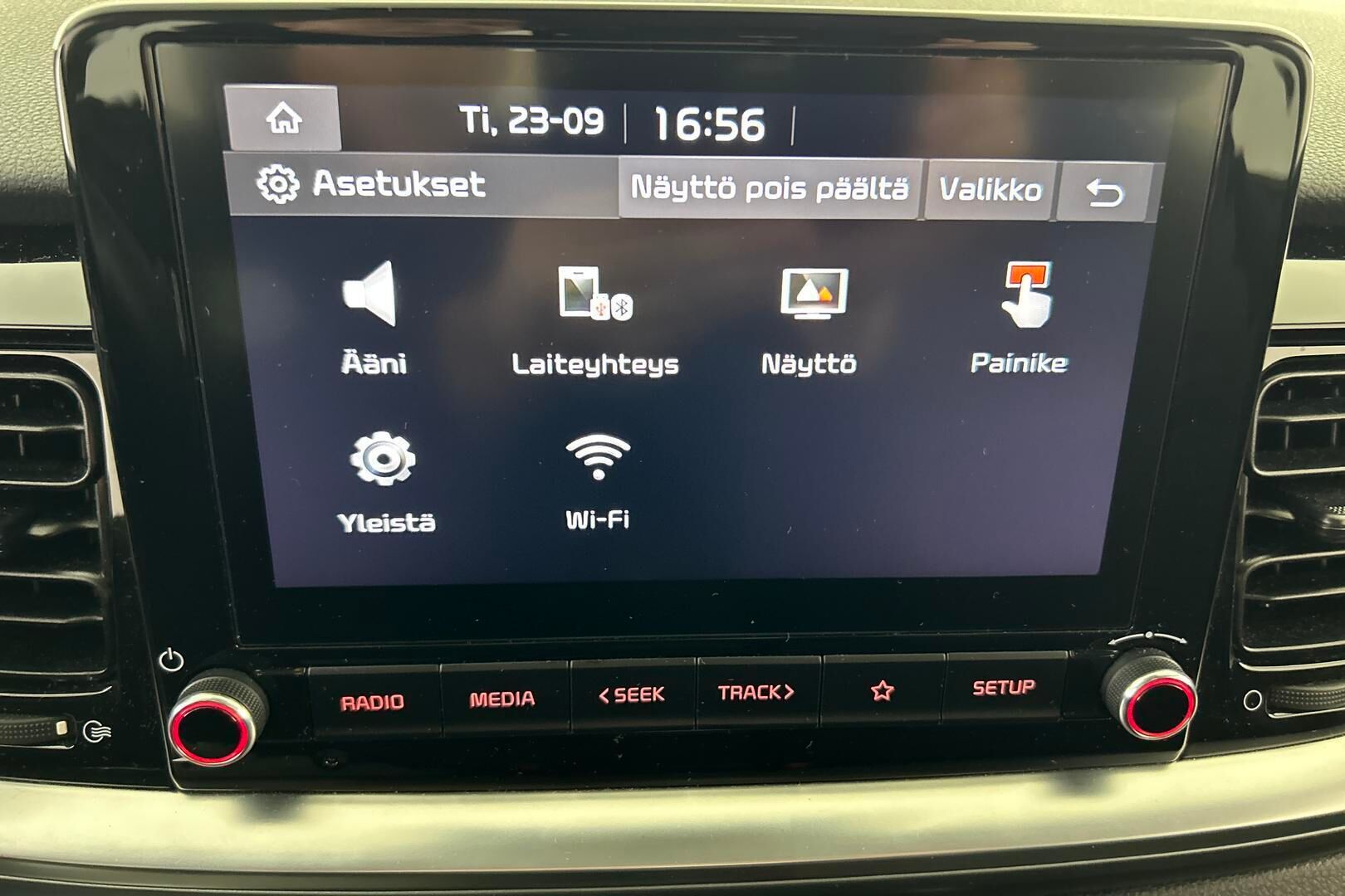 Kia Stonic iso kuva 31