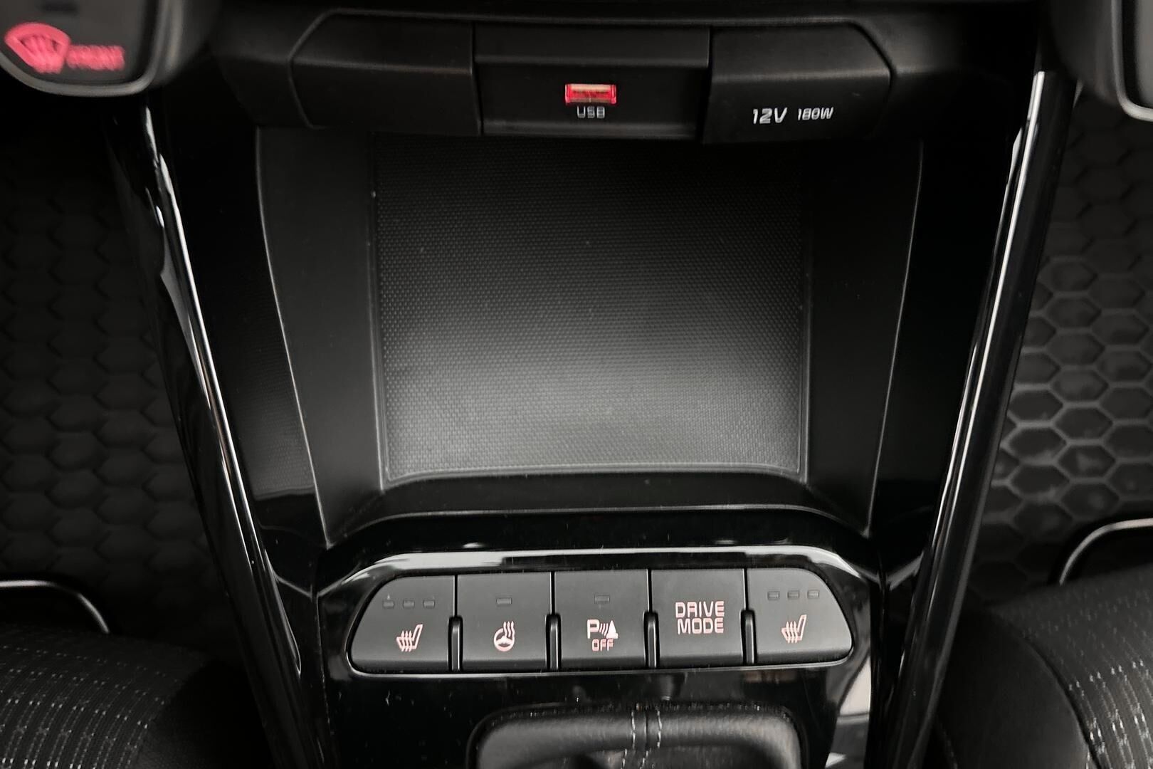 Kia Stonic iso kuva 19