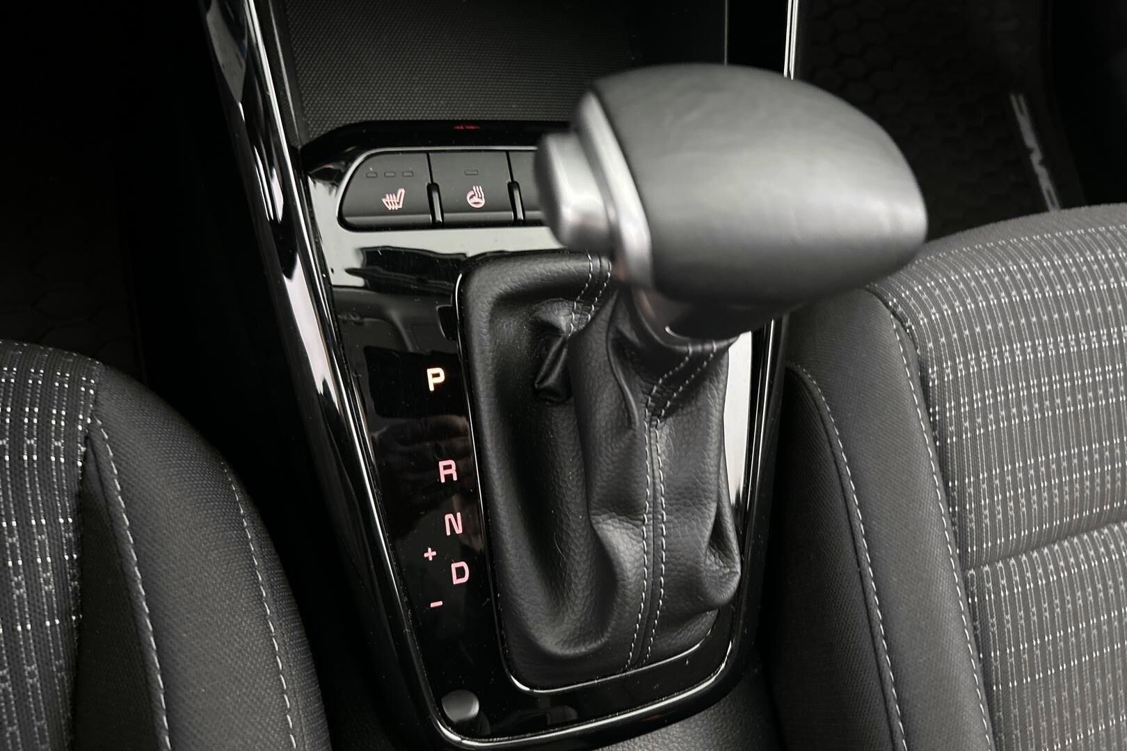 Kia Stonic iso kuva 20