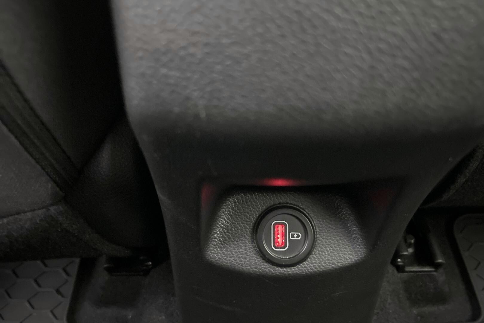 Kia Stonic iso kuva 25