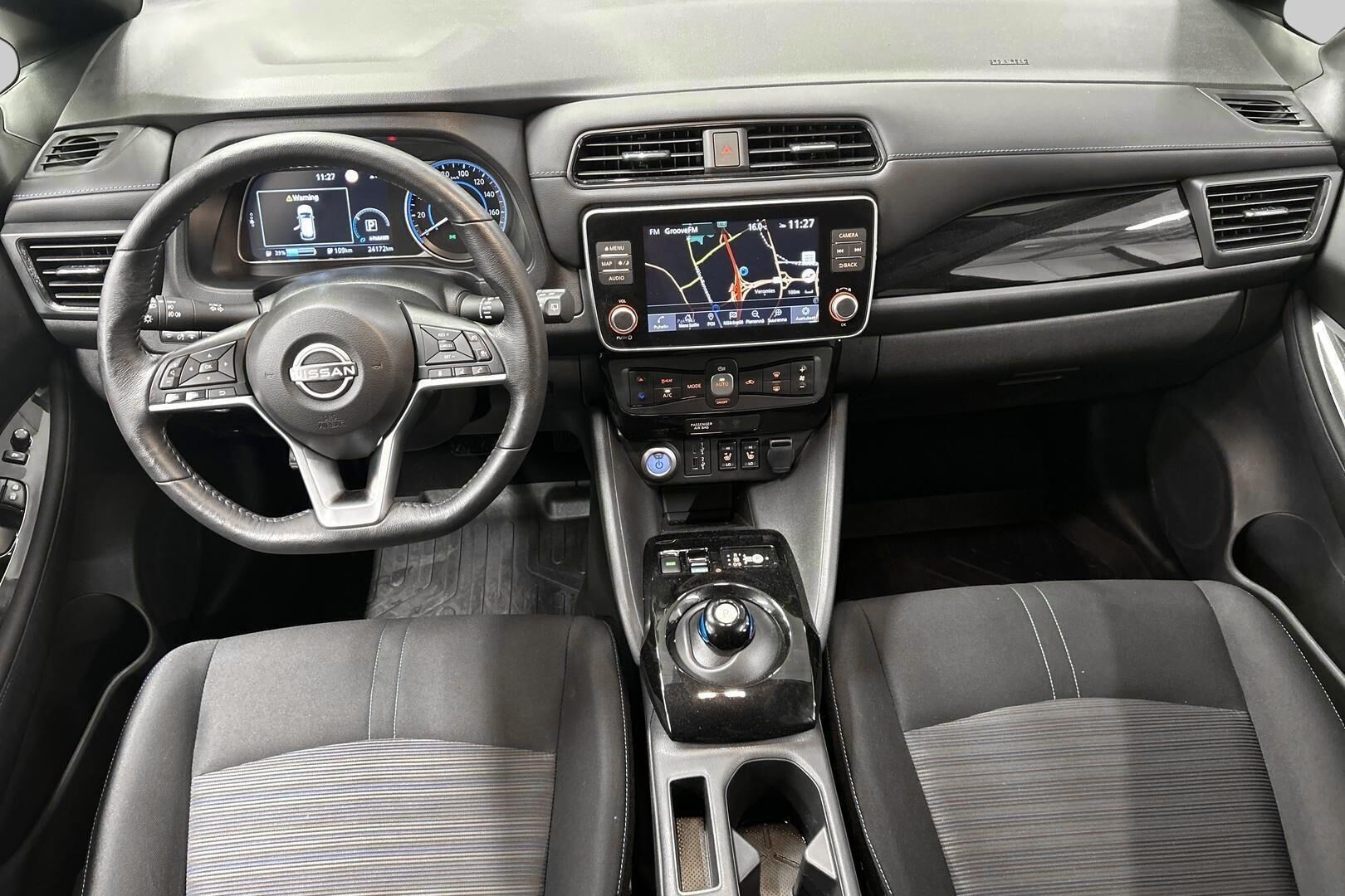 Nissan Leaf iso kuva 10