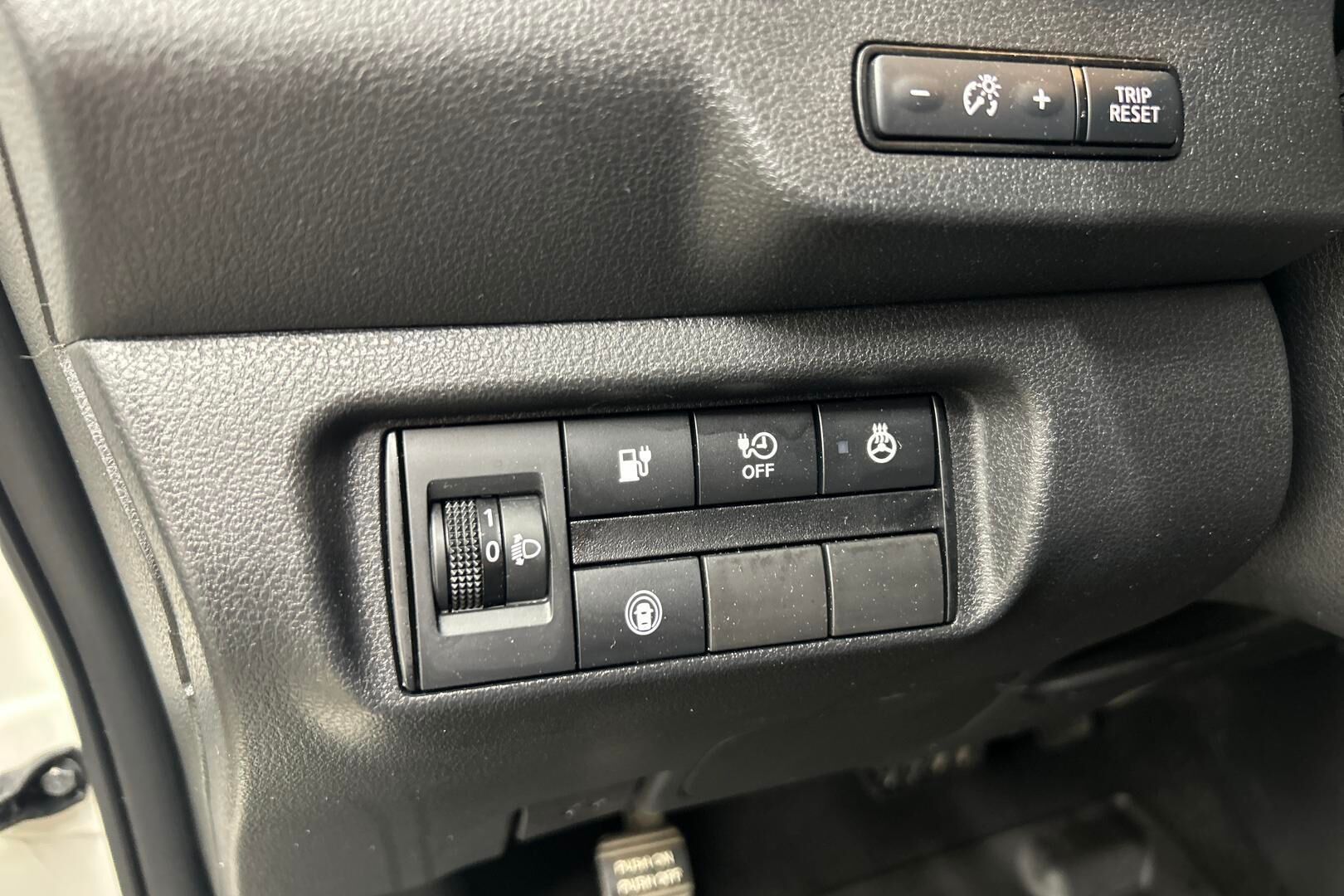 Nissan Leaf iso kuva 13