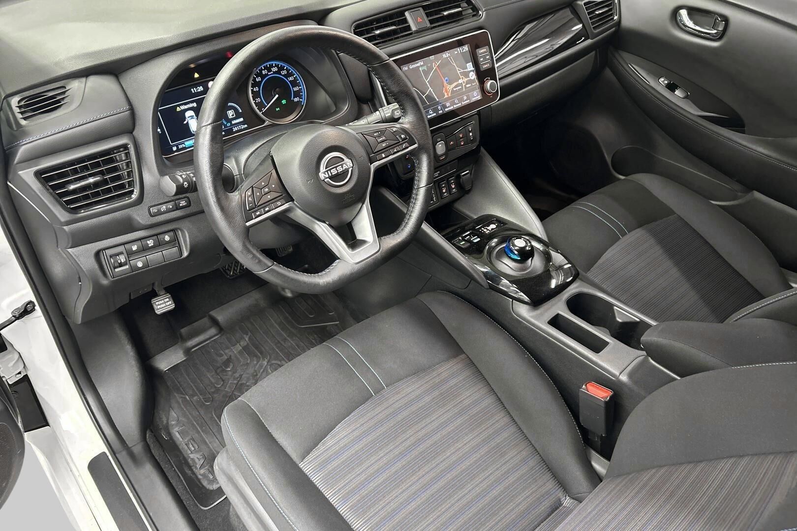 Nissan Leaf iso kuva 8