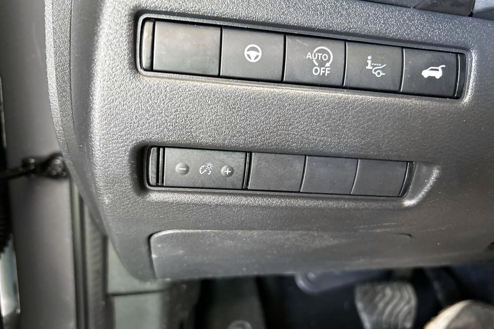 Nissan Qashqai iso kuva 24