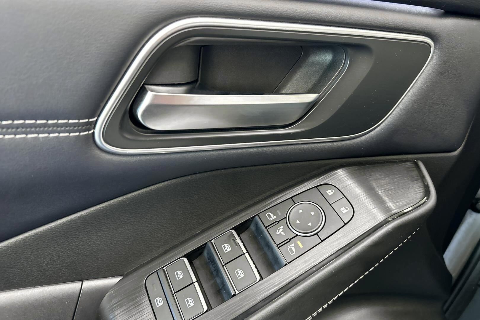 Nissan Qashqai iso kuva 25