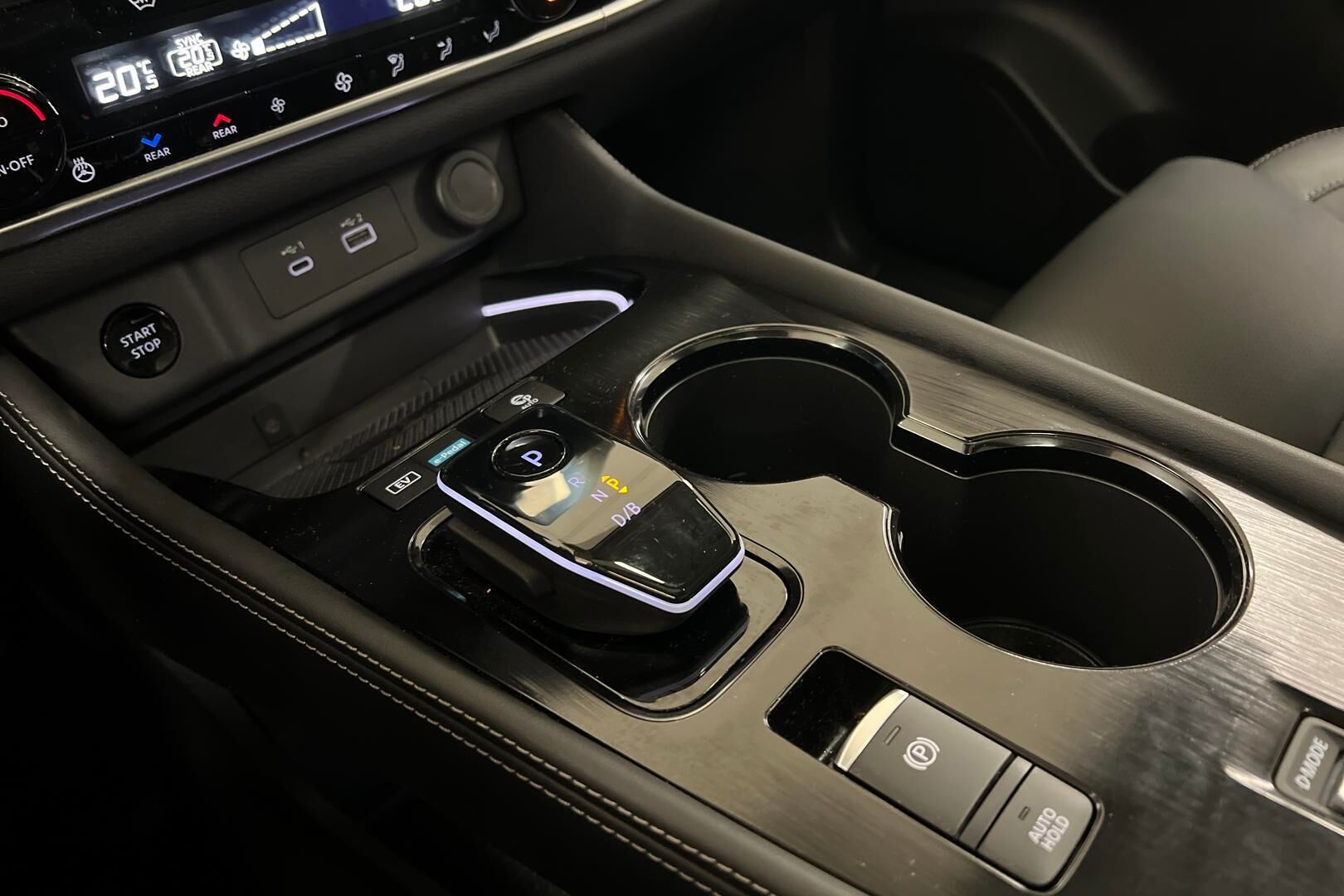 Nissan X-Trail iso kuva 15