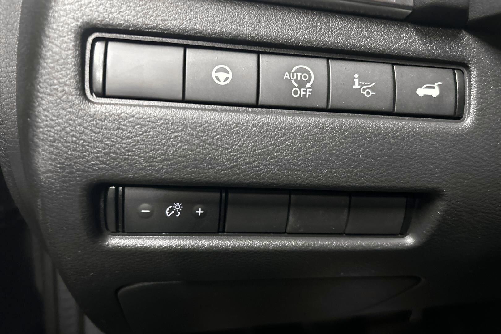 Nissan Qashqai iso kuva 24