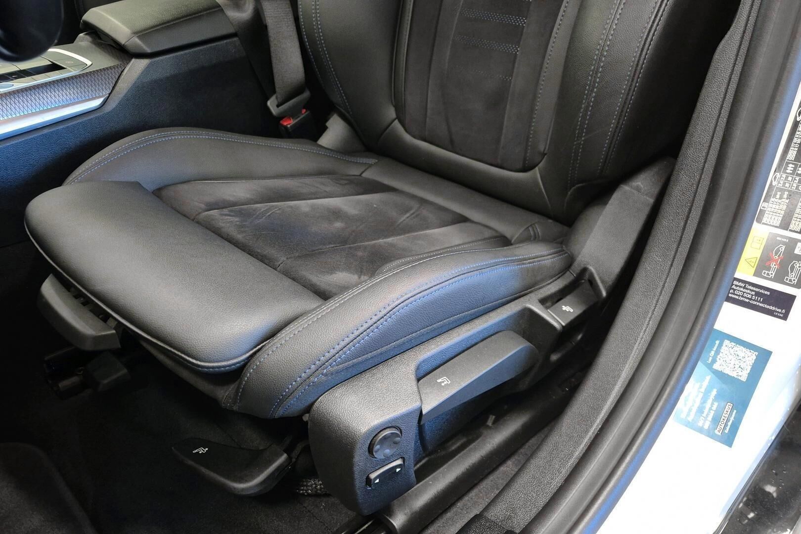 BMW i4 iso kuva 22