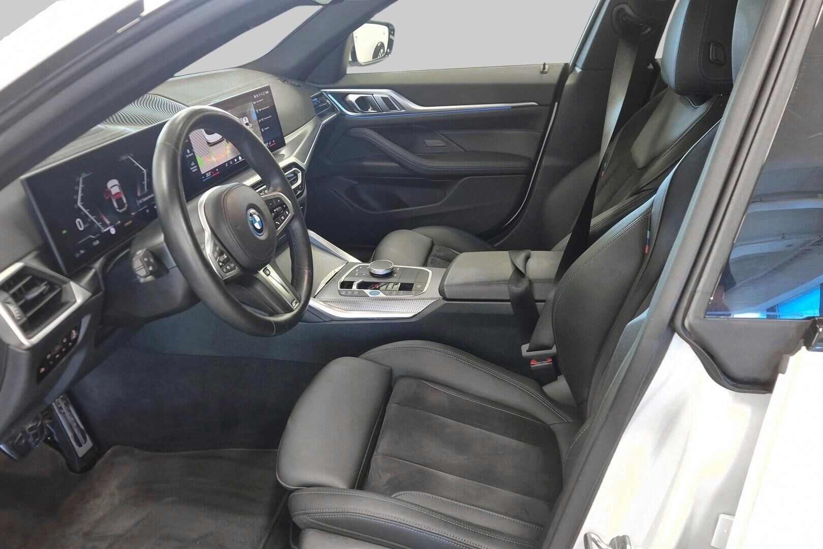 BMW i4 iso kuva 8