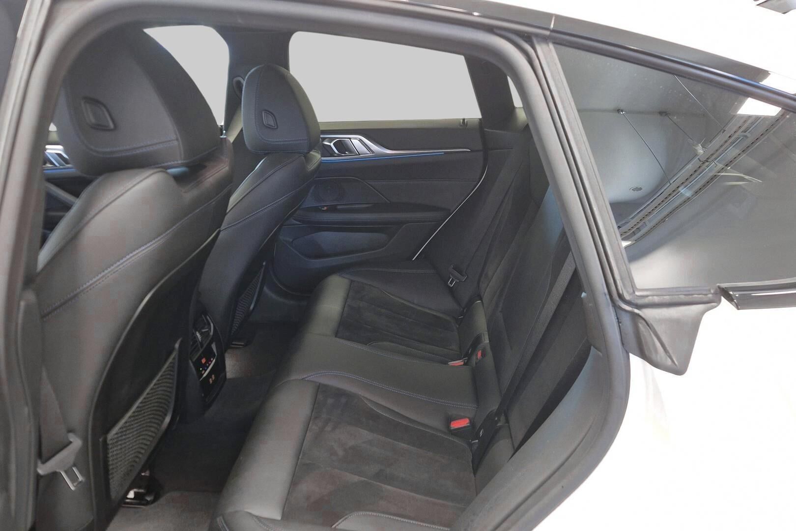 BMW i4 iso kuva 9