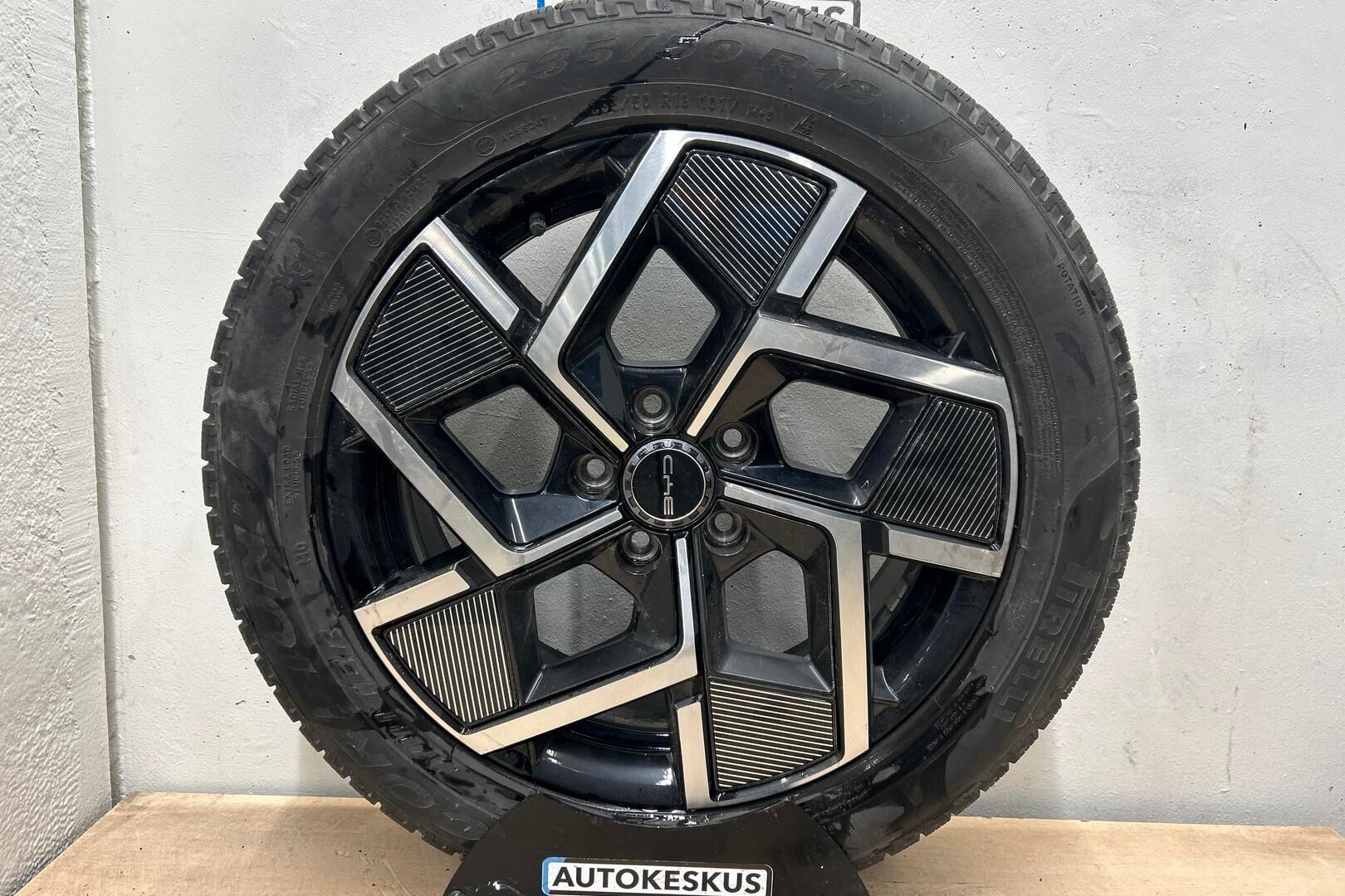 BYD Atto 3 iso kuva 12