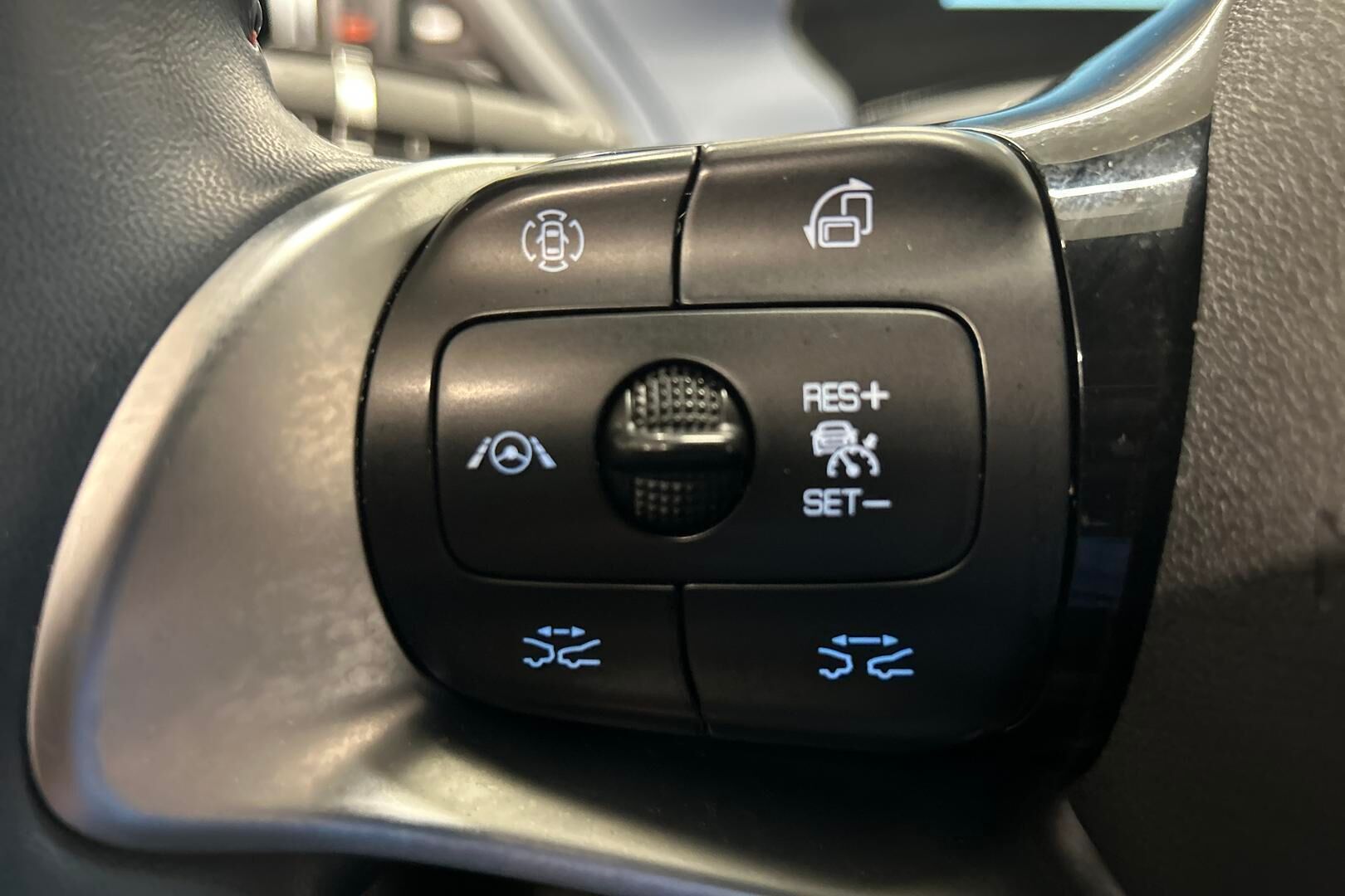 BYD Atto 3 iso kuva 18