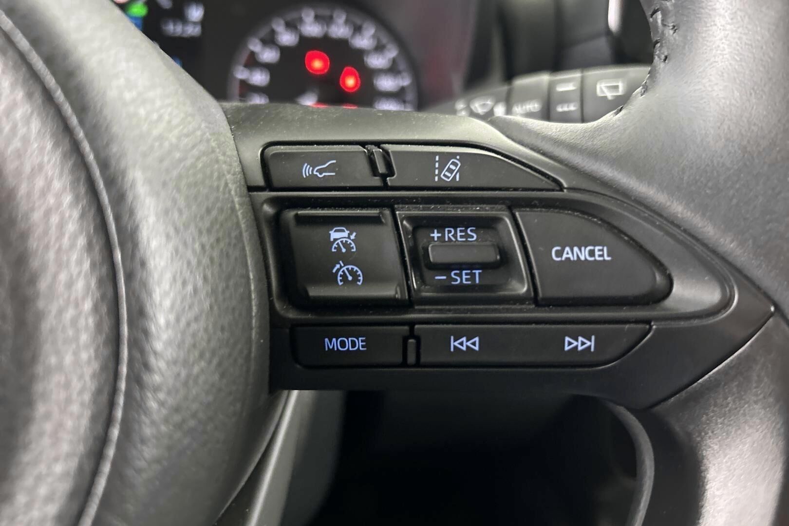 Toyota Yaris iso kuva 22