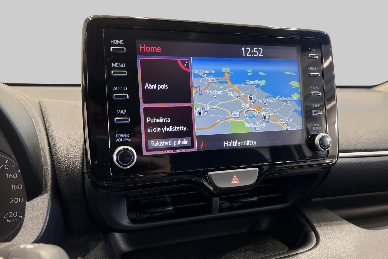 Toyota Yaris iso kuva 14