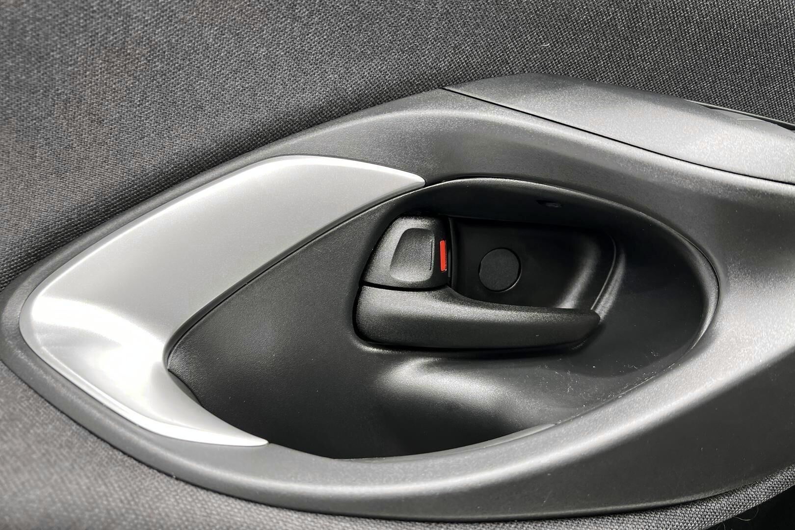 Toyota Yaris iso kuva 28