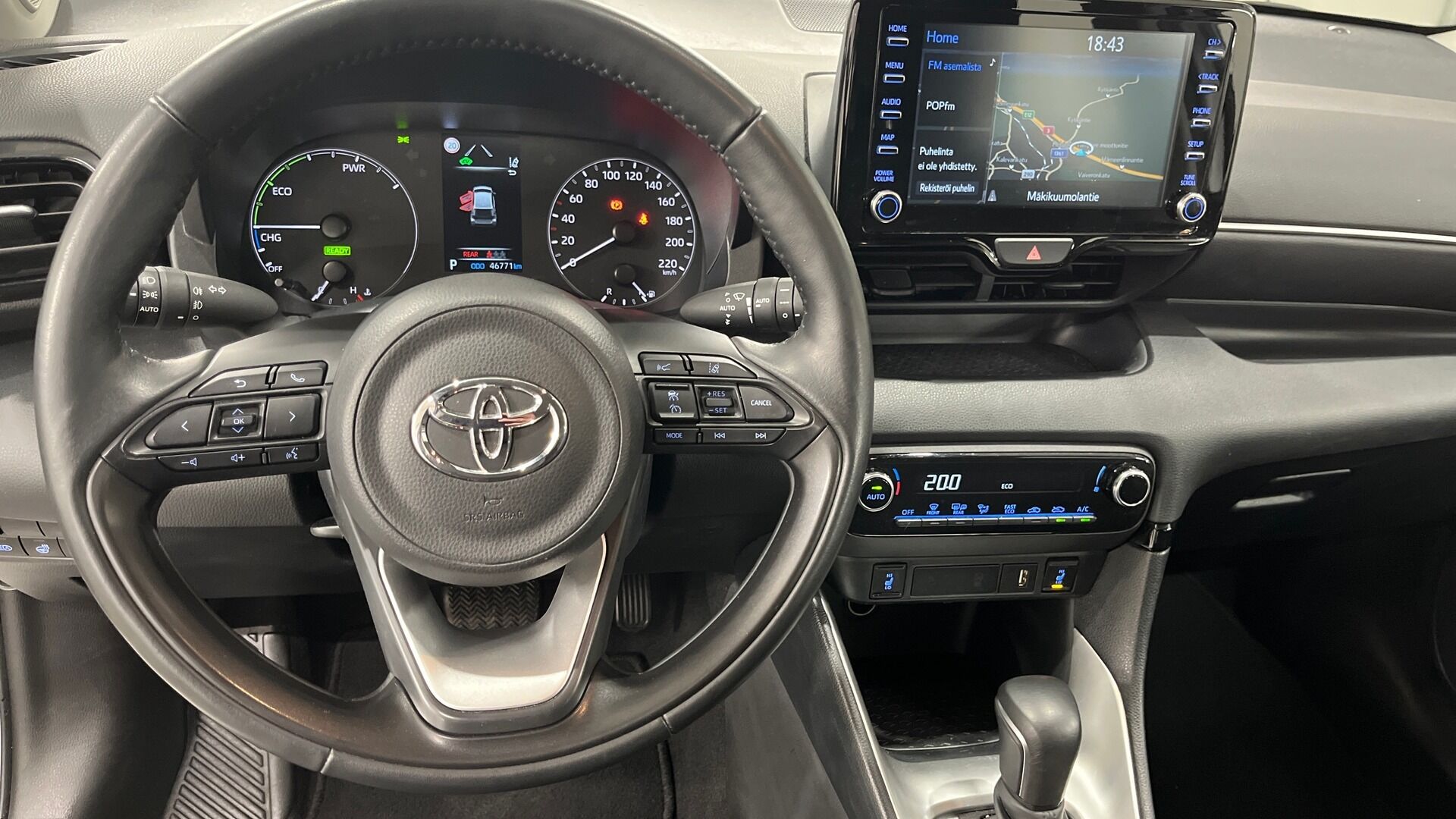 Toyota Yaris iso kuva 10