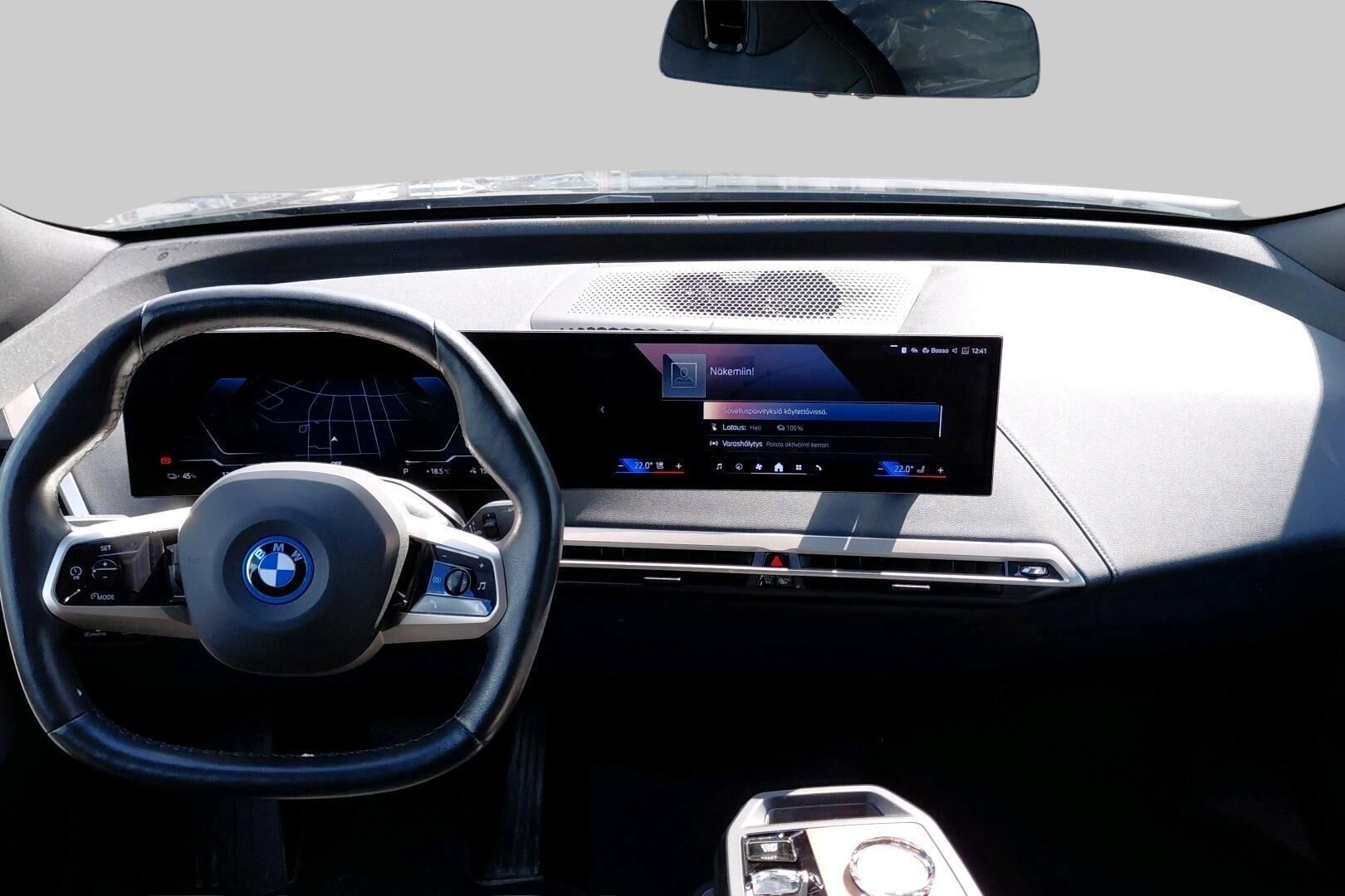 BMW iX iso kuva 1