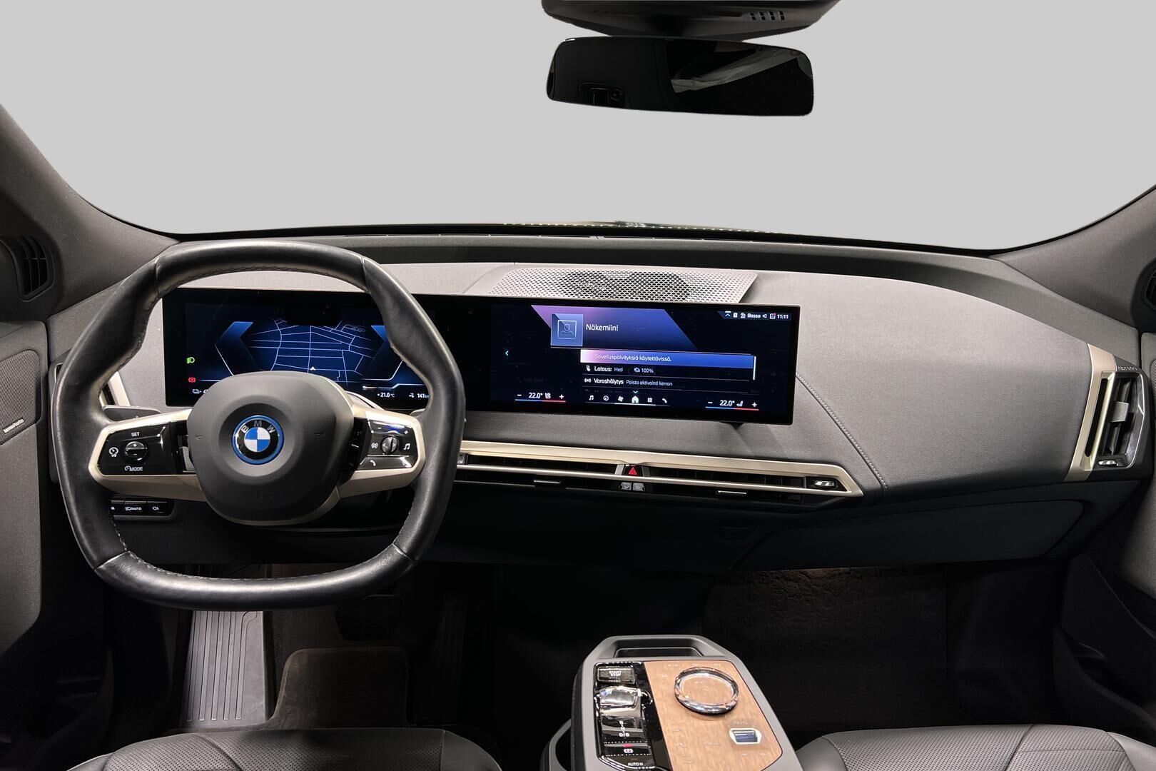 BMW iX iso kuva 10