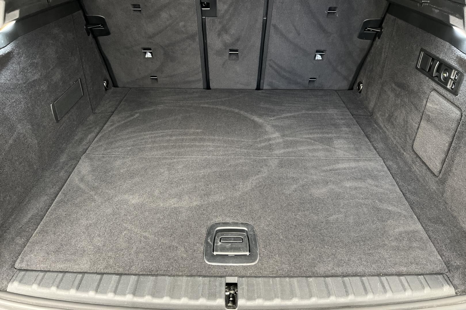 BMW iX iso kuva 11