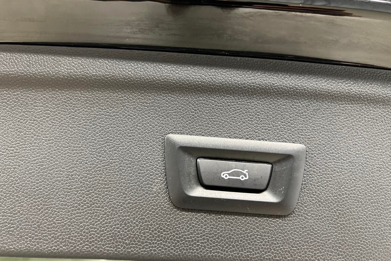 BMW iX iso kuva 19