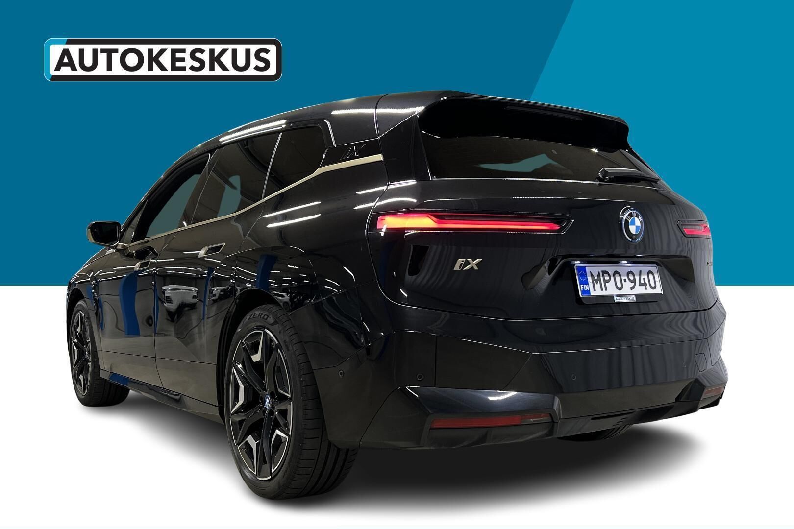 BMW iX iso kuva 6