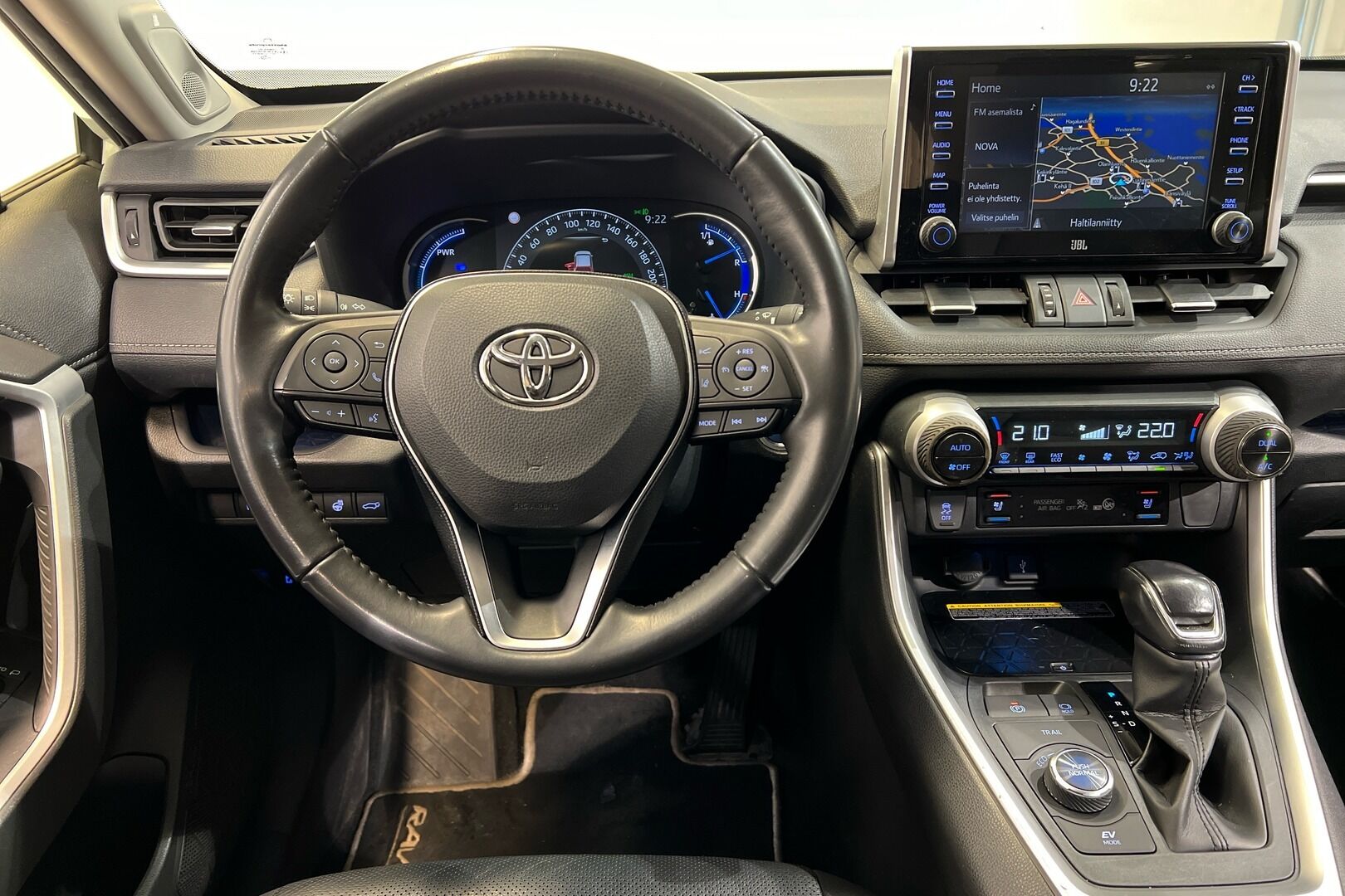 TOYOTA RAV4 iso kuva 8