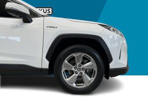 TOYOTA RAV4 esikatselu 13