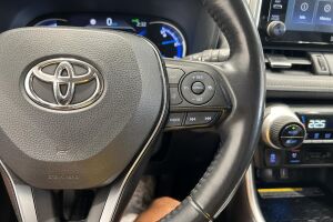 TOYOTA RAV4 esikatselu 22