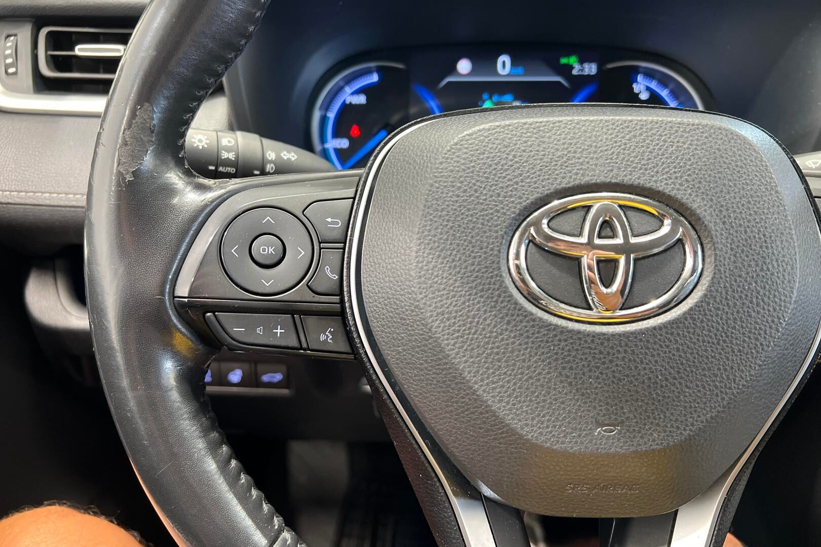 TOYOTA RAV4 iso kuva 23