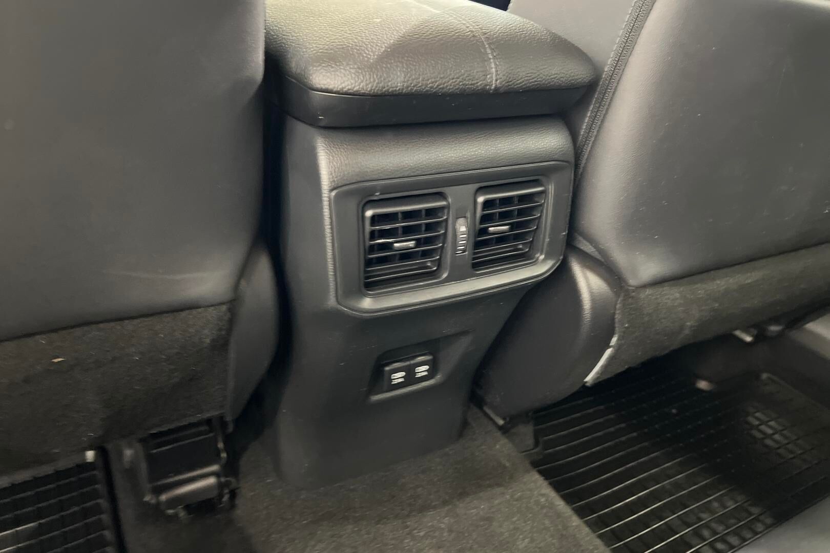TOYOTA RAV4 iso kuva 27