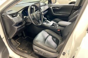 TOYOTA RAV4 esikatselu 17
