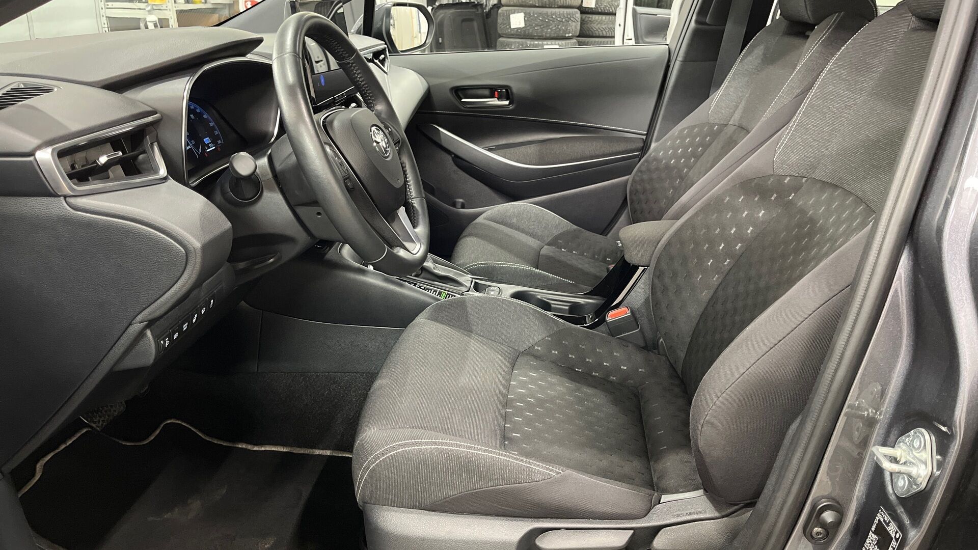 Toyota Corolla iso kuva 7