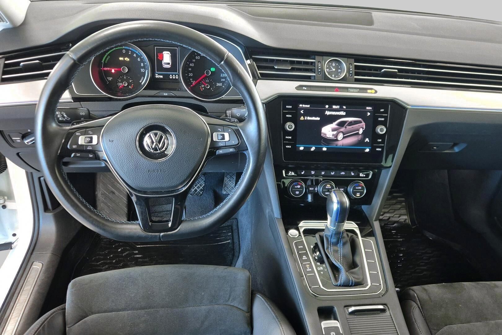 Volkswagen Passat iso kuva 10
